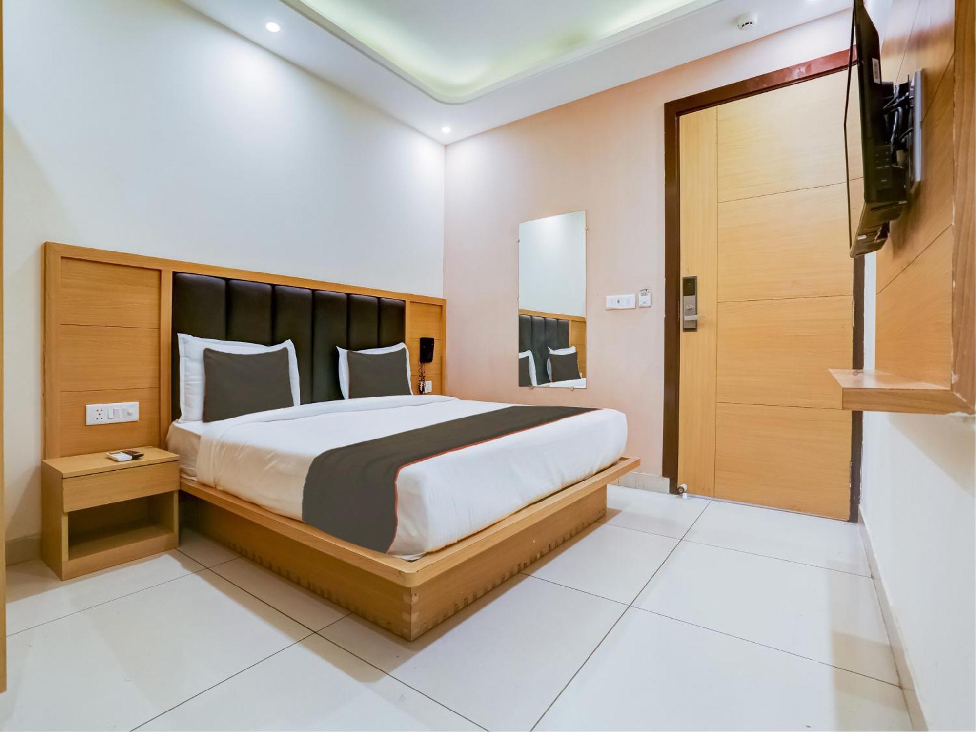 Collecion O White House Hotel New Delhi Ngoại thất bức ảnh