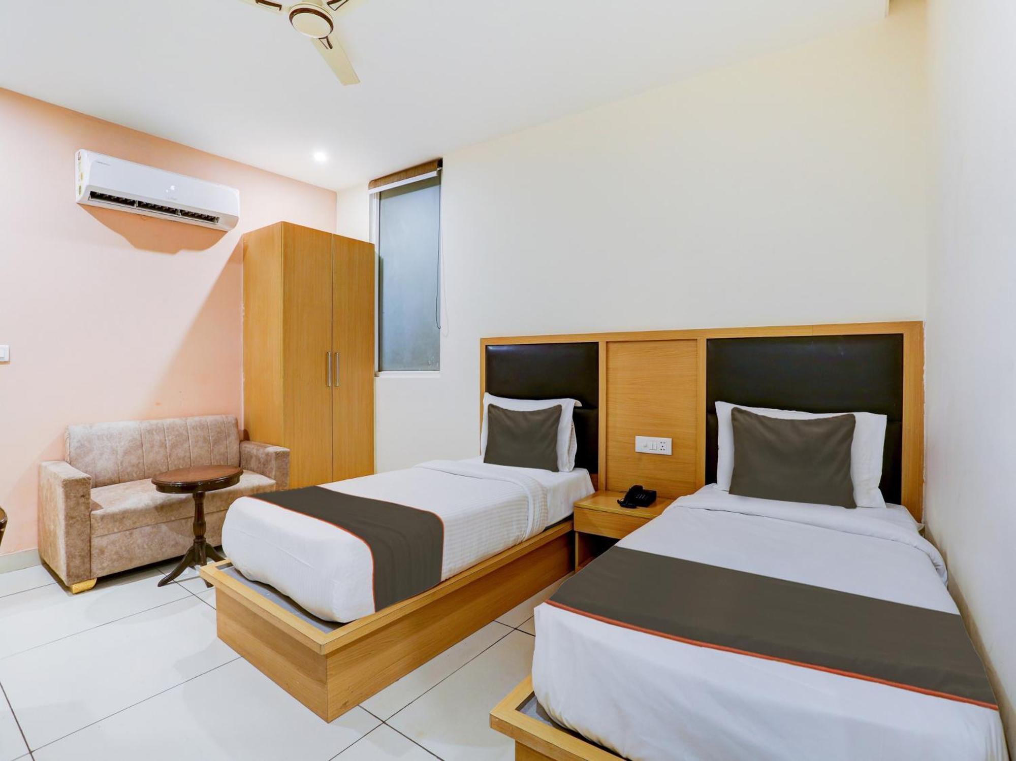 Collecion O White House Hotel New Delhi Ngoại thất bức ảnh