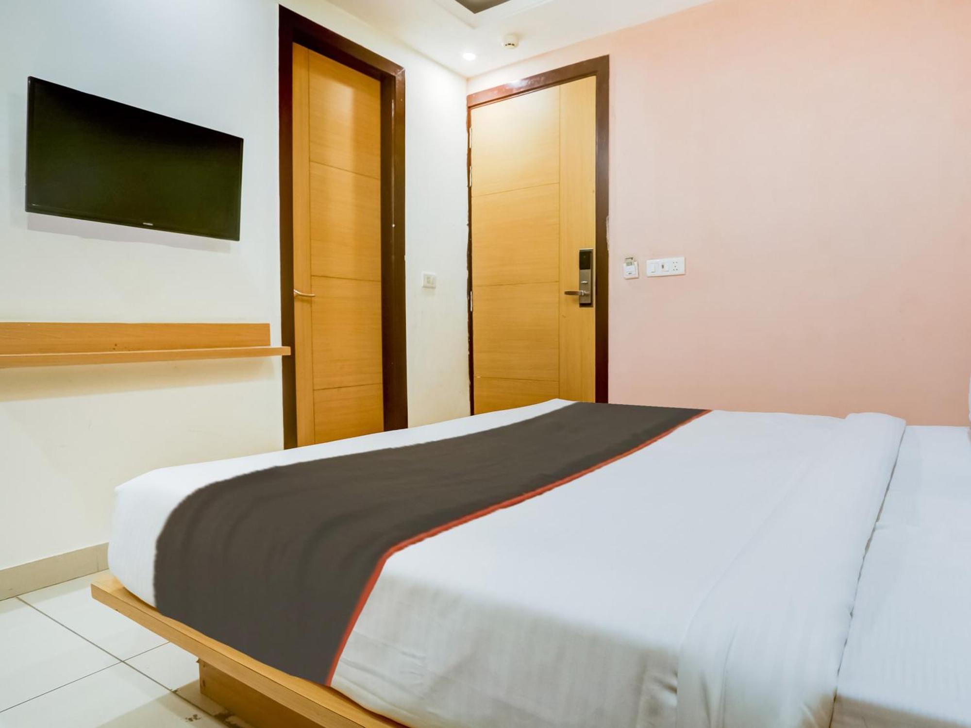 Collecion O White House Hotel New Delhi Ngoại thất bức ảnh