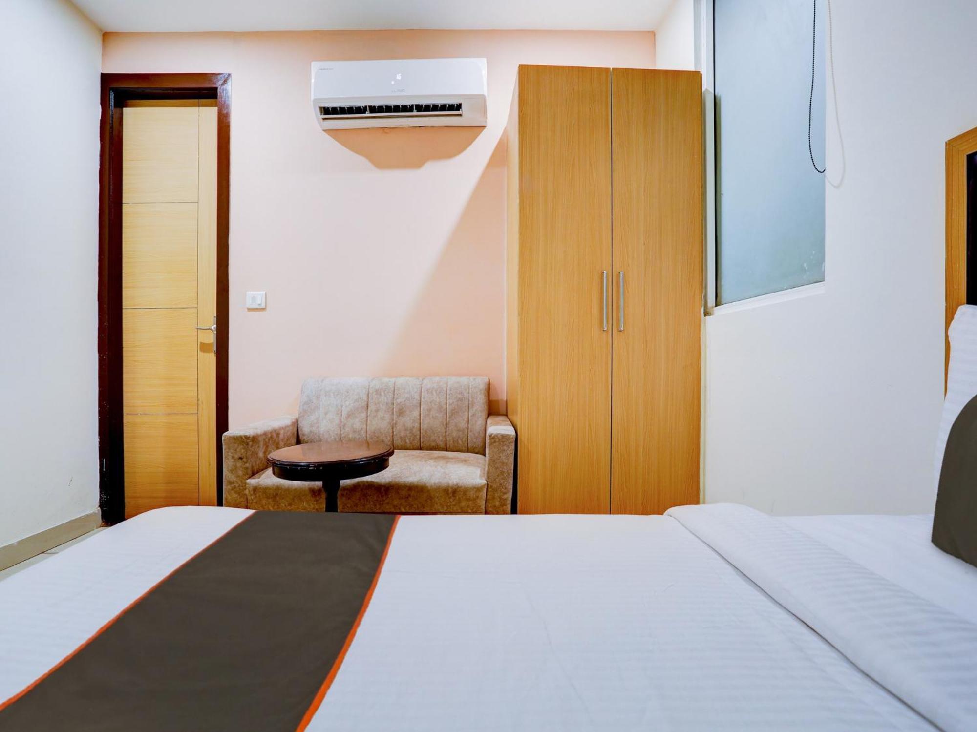 Collecion O White House Hotel New Delhi Ngoại thất bức ảnh