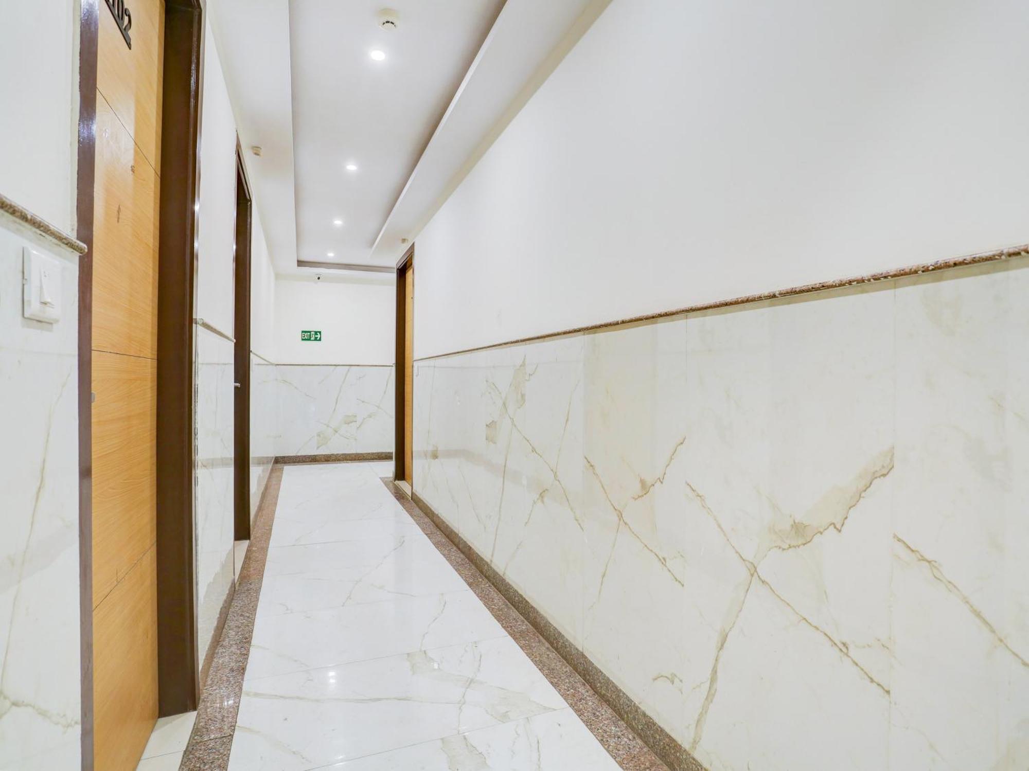 Collecion O White House Hotel New Delhi Ngoại thất bức ảnh