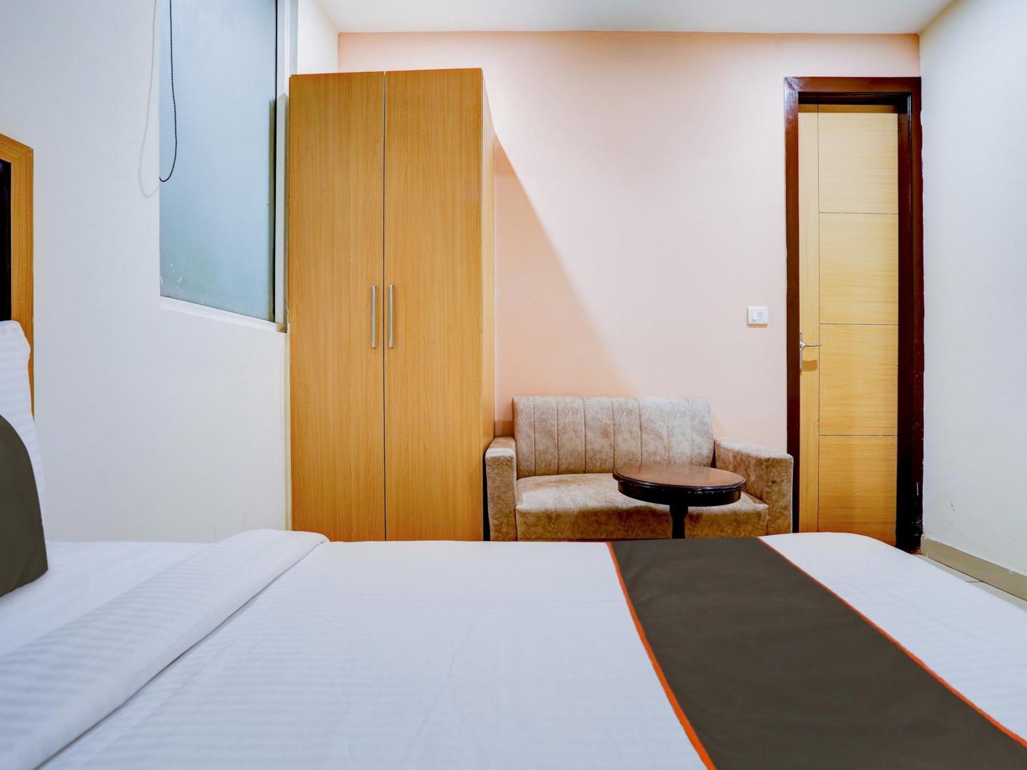 Collecion O White House Hotel New Delhi Ngoại thất bức ảnh