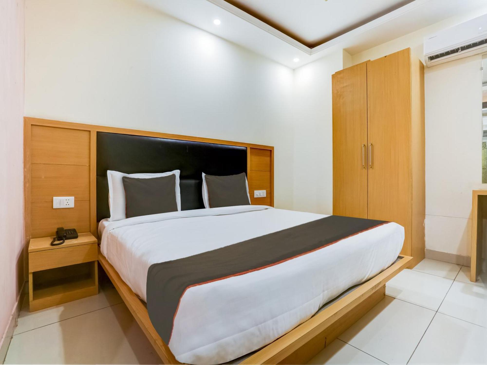 Collecion O White House Hotel New Delhi Ngoại thất bức ảnh