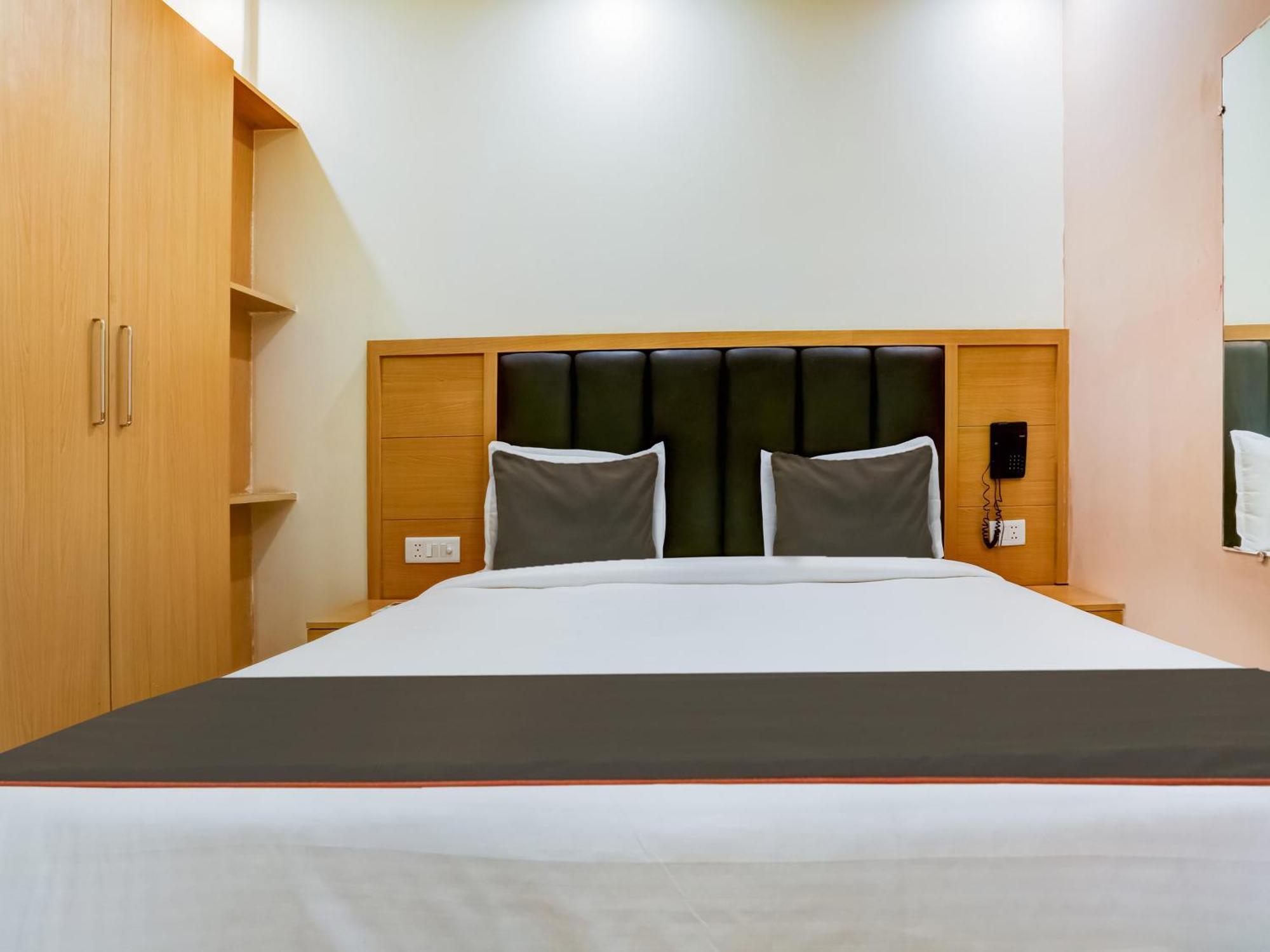 Collecion O White House Hotel New Delhi Ngoại thất bức ảnh
